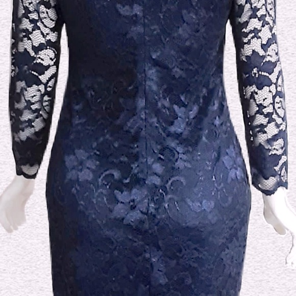 CITY GODDESS London. Lace Midi Pencil Dress in Dark Blue. Fabulous Formal Design - Picture 6 of 8